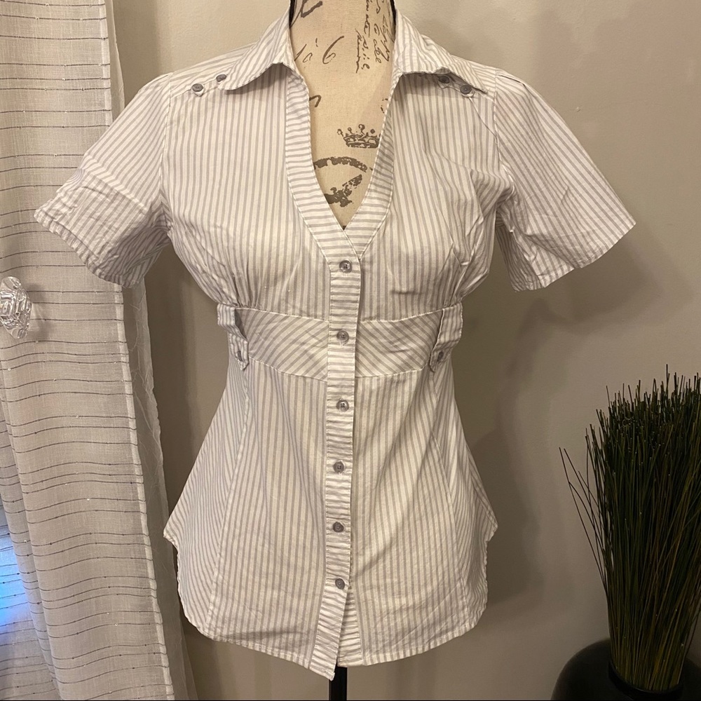 Beautiful Button Down Top Size Large - image 1